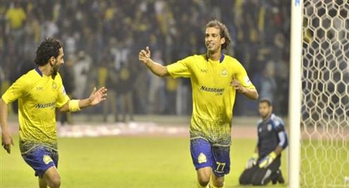 الحوسني يخطف الأضواء بالسعودية لكن ليس بسبب التهديف